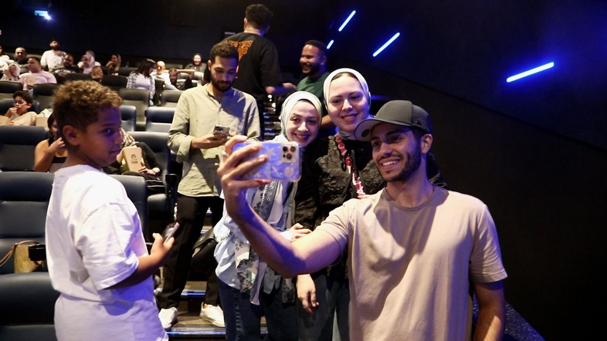 مينا مسعود يزور سينمات القاهرة