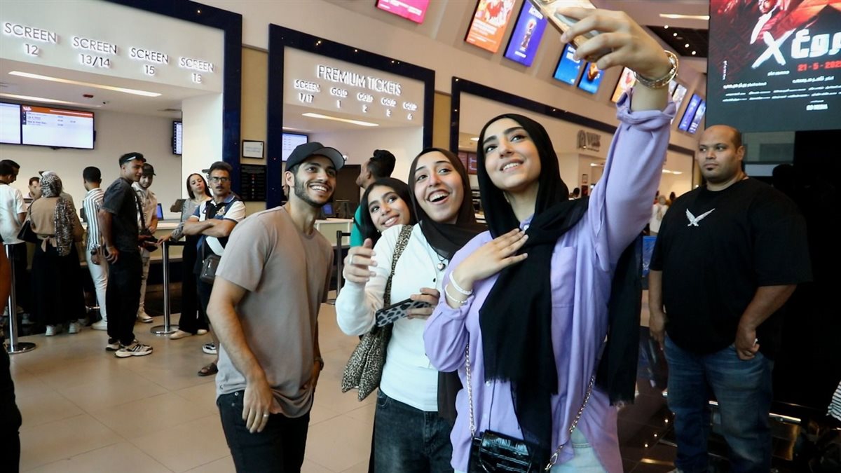 مينا مسعود يزور سينمات القاهرة
