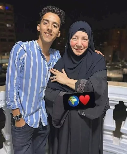 الفنانة القديرة عبلة كامل
