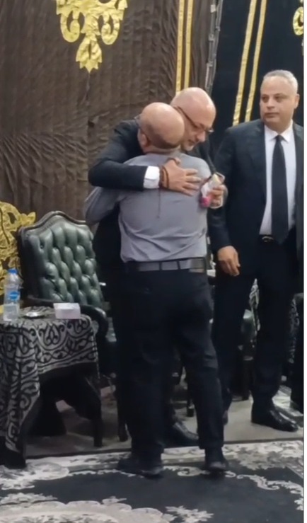 الكاتب الصحفي أحمد صبري في عزاء والد تامر عبدالمنعم 