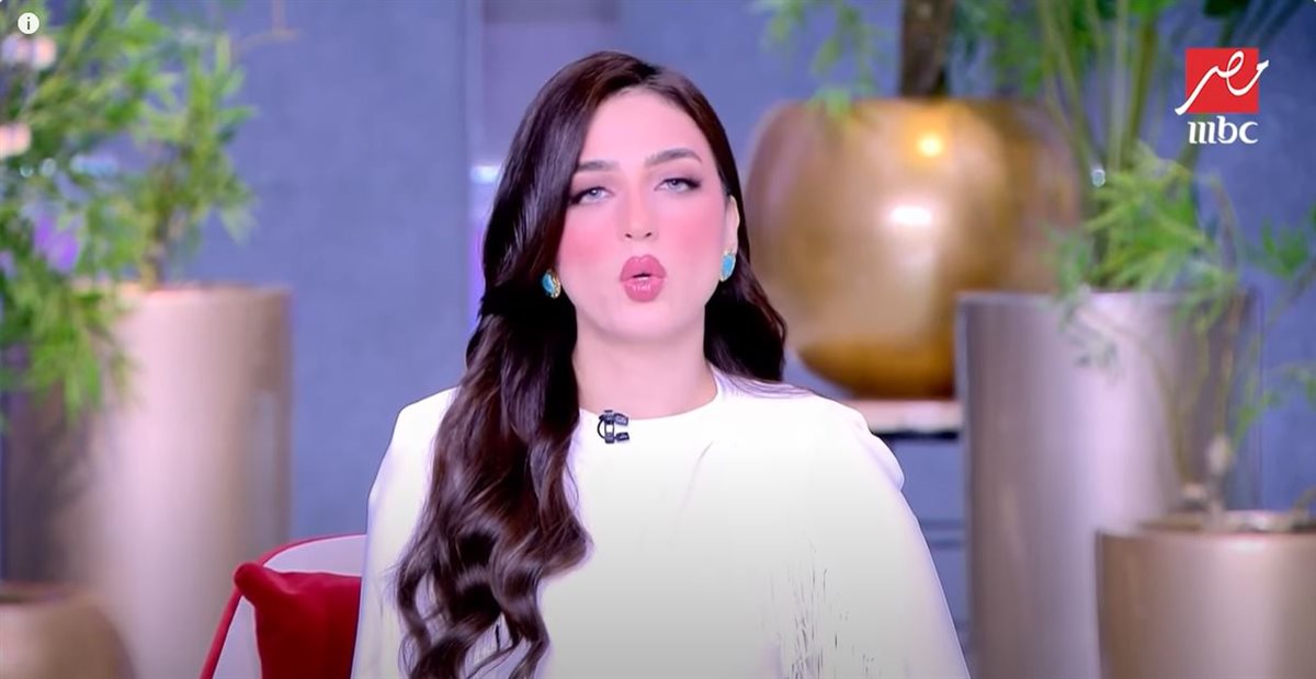 الإعلامية ياسمين عز
