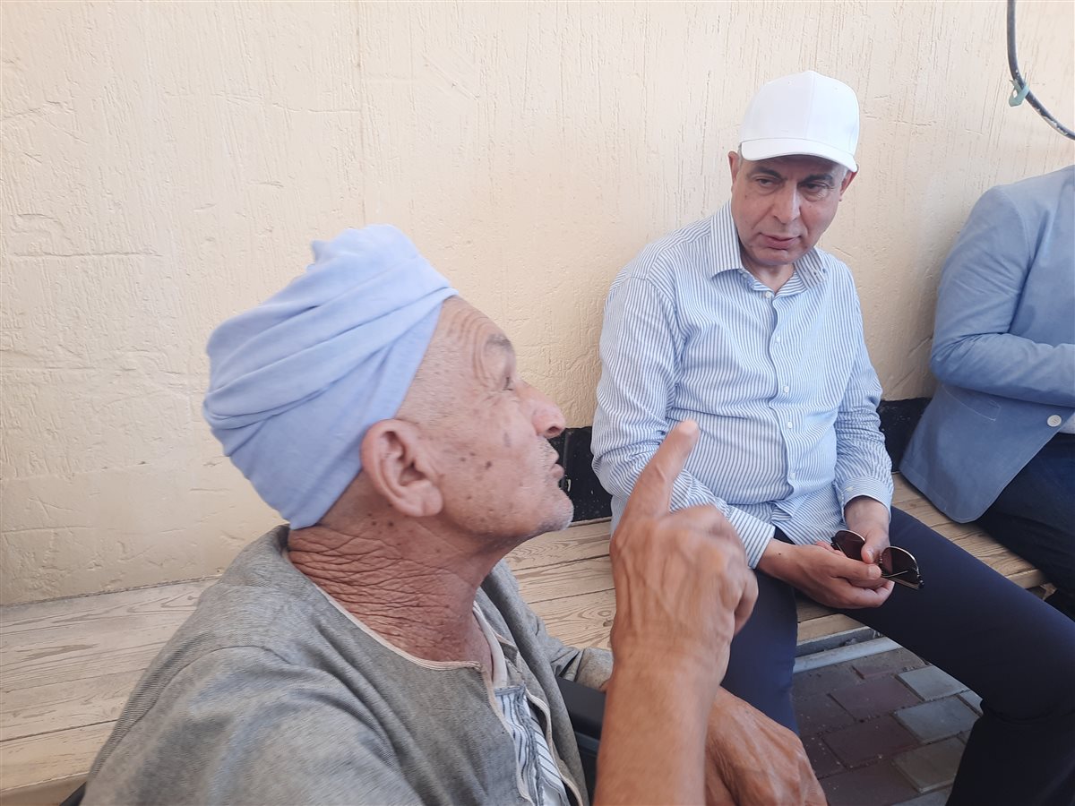 العم منصور ومحافظ المنيا
