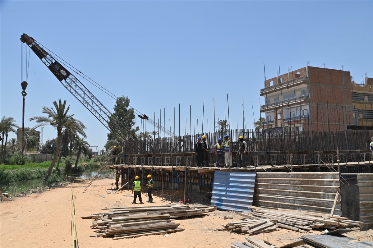 وزير الرى بالفيوم الالتزام الكامل ببرنامج تطهيرات الترع والمصارف وأعمال صيانة البوابات ومحطات الرفع