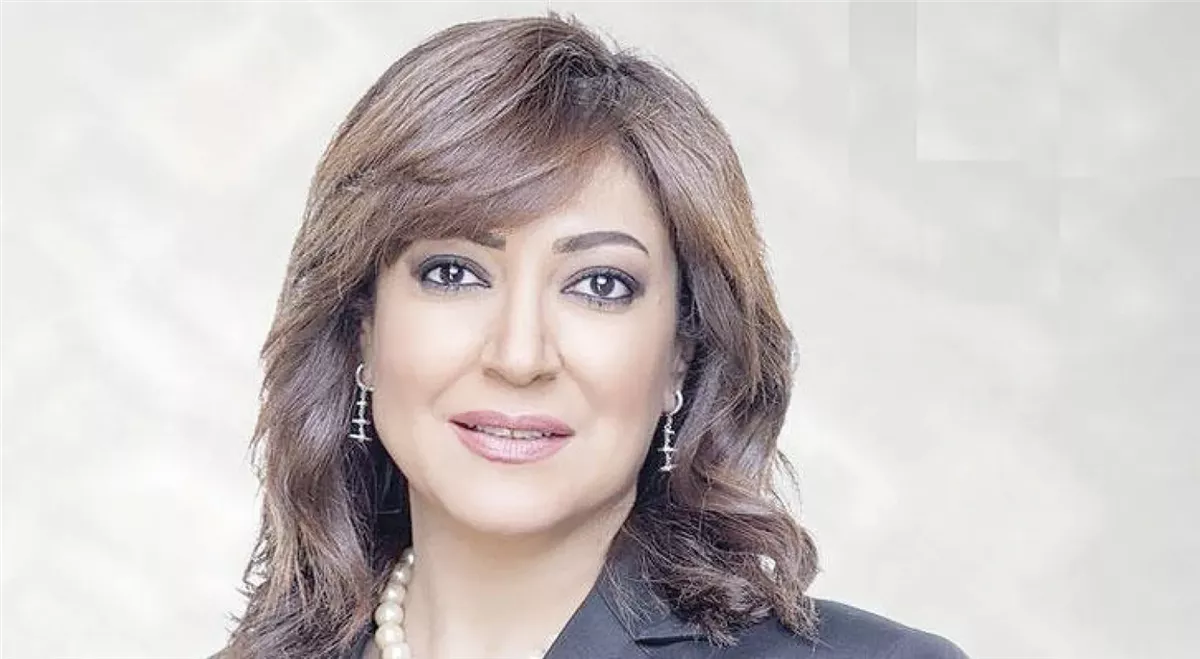 الإعلامية عزة مصطفي