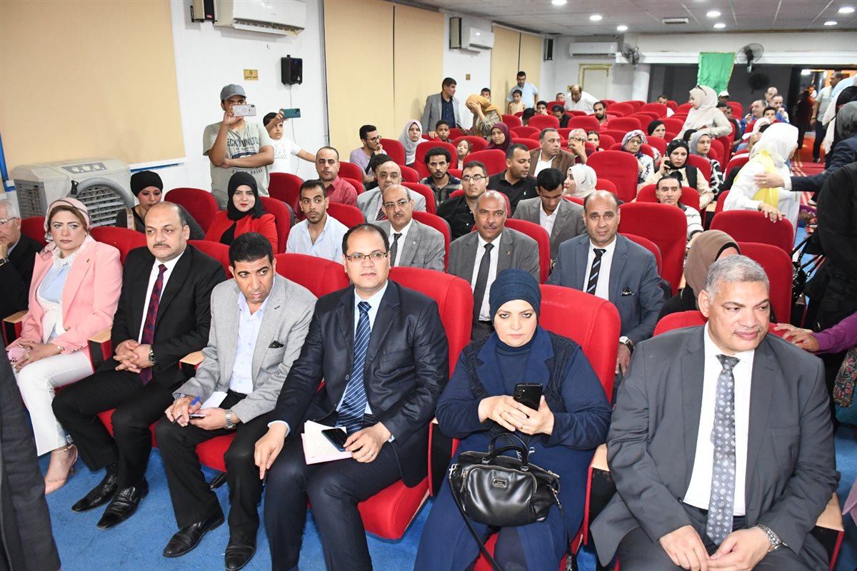 وزير الثقافة ومحافظ الفيوم يفتتحان الدورة الأولى لمعرض الفيوم للكتاب