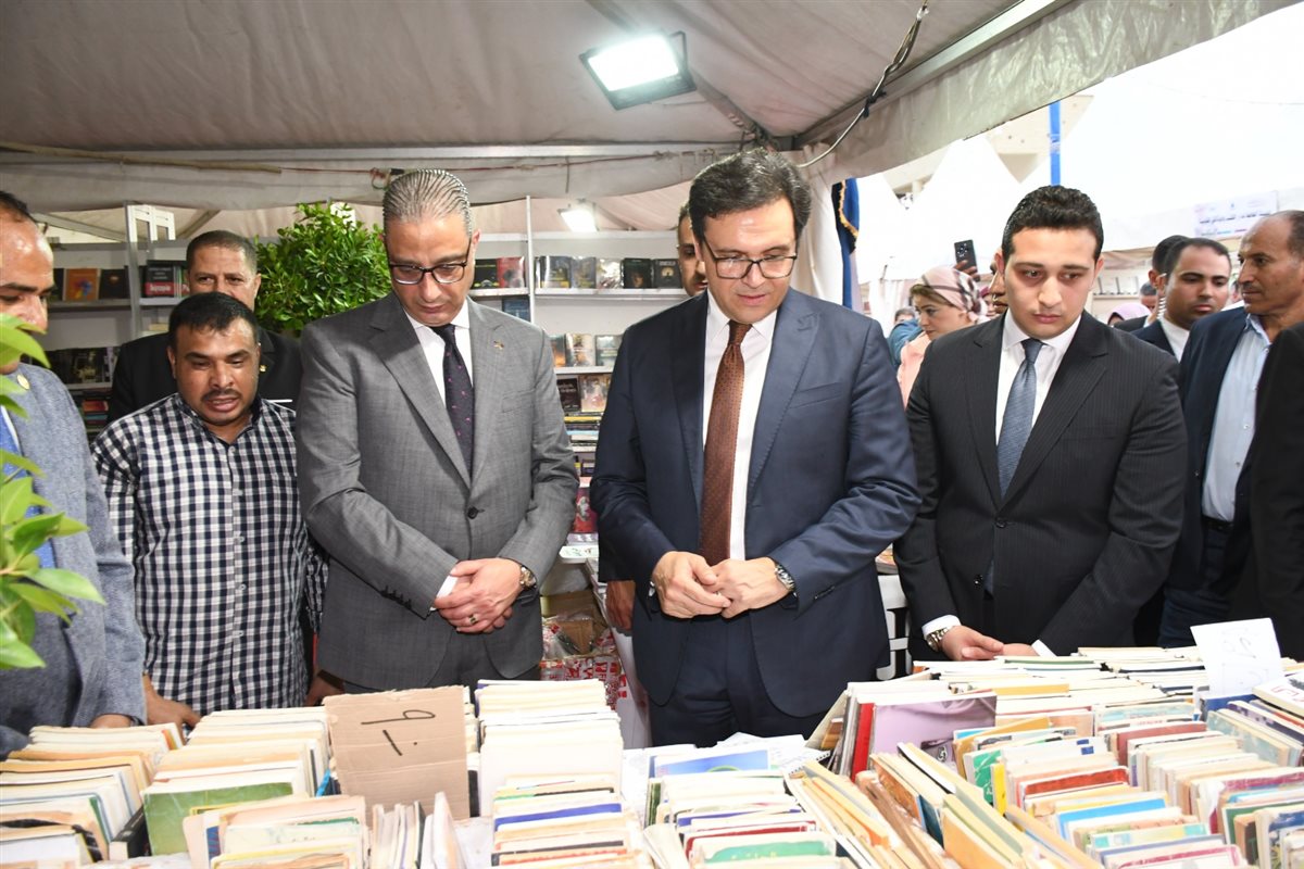 وزير الثقافة ومحافظ الفيوم يفتتحان الدورة الأولى لمعرض الفيوم للكتاب