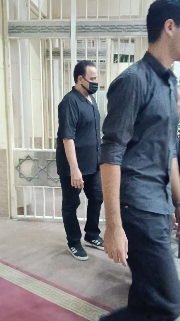 هشام إسماعيل في عزاء والدته