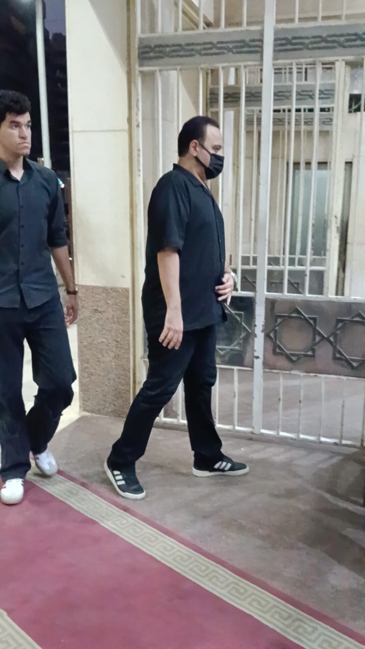 هشام إسماعيل في عزاء والدته