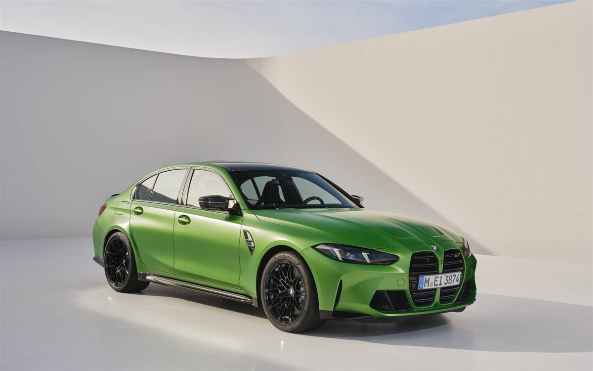 <strong>BMW الفئة الثالثة 2025</strong>