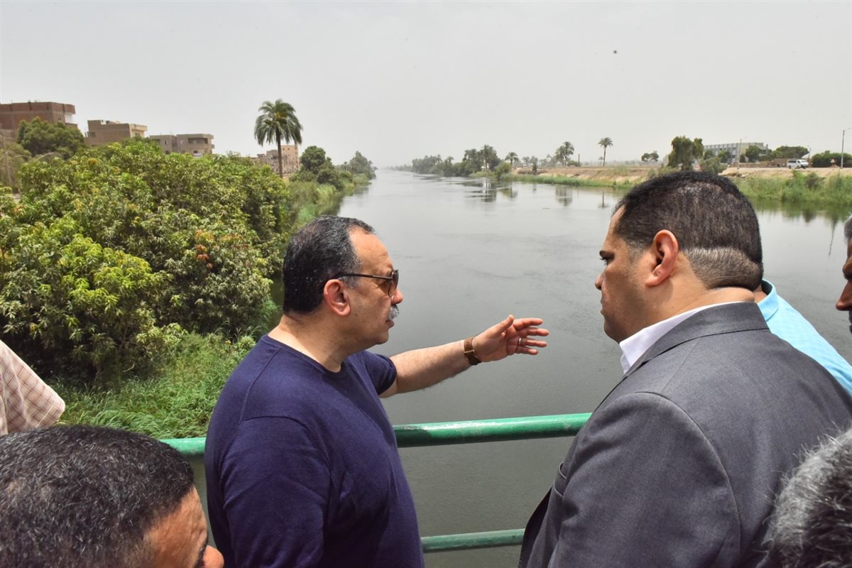 جولة مفاجئة لمحافظ أسيوط
