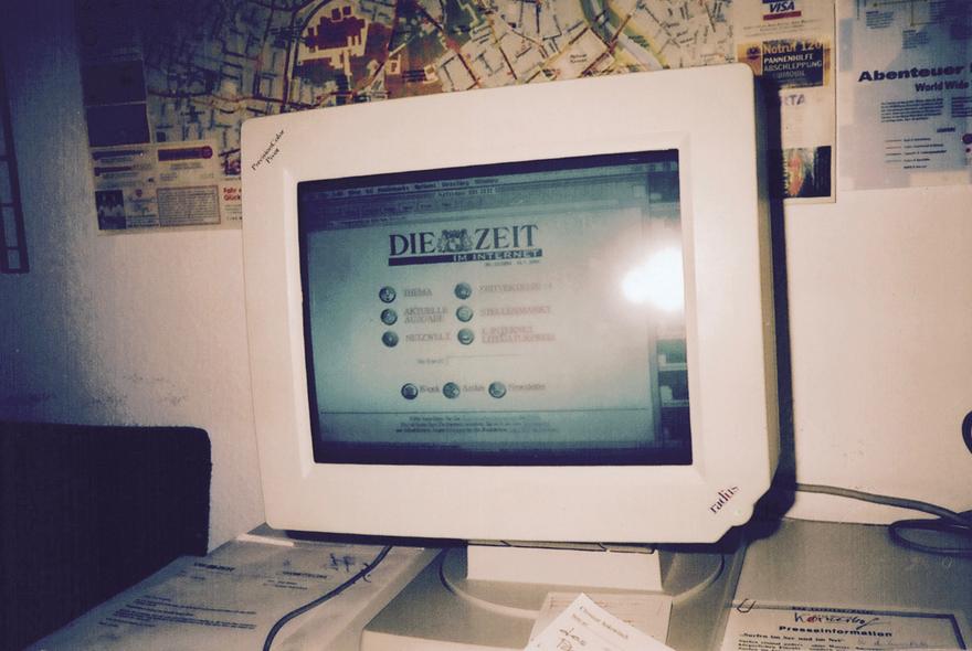 بداية النسخة الرقمية من صحيفة دي تسايت عام 1996