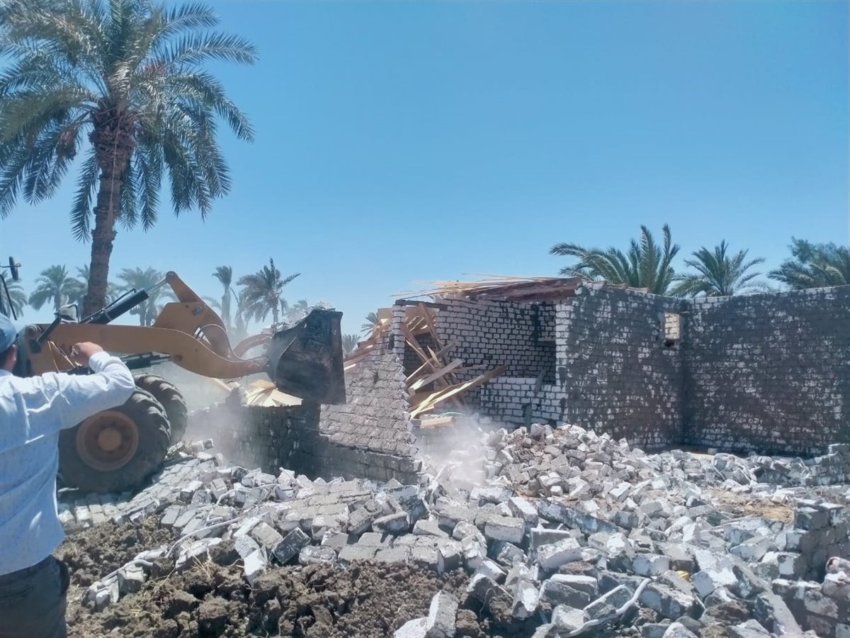 رئيس مركز ابشواى: تنفيذ ١٣ حالة إزالة فورية لتعديات البناء المخالف وفصل تيار كهربائي لمتغيرات غير قانونية