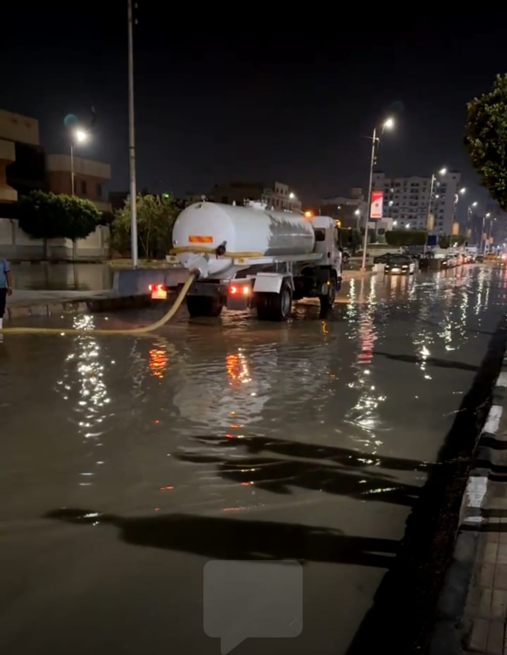 سيارات شفط مياه