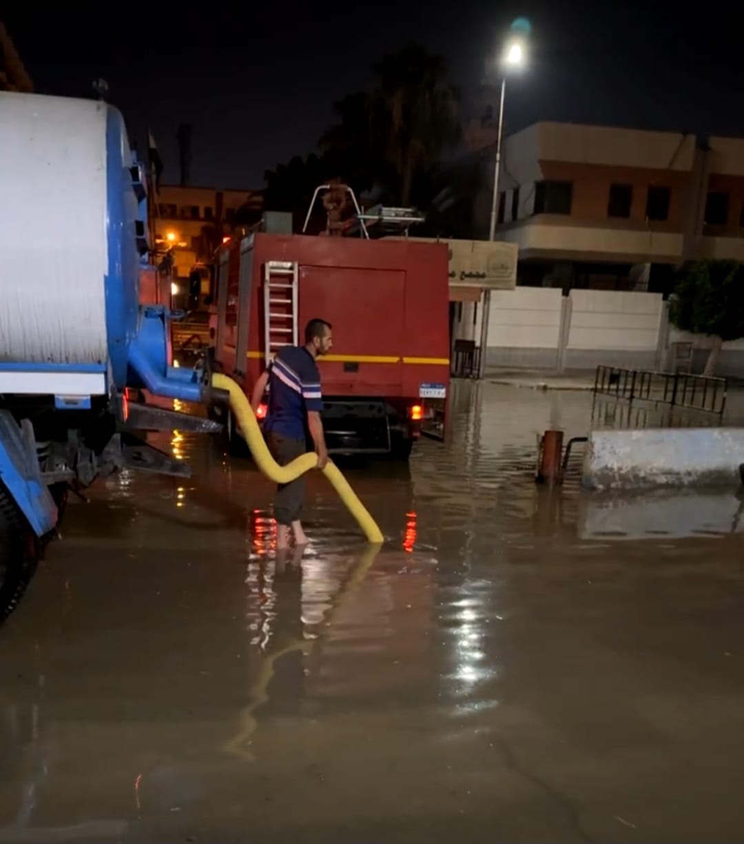 سيارات شفط مياه