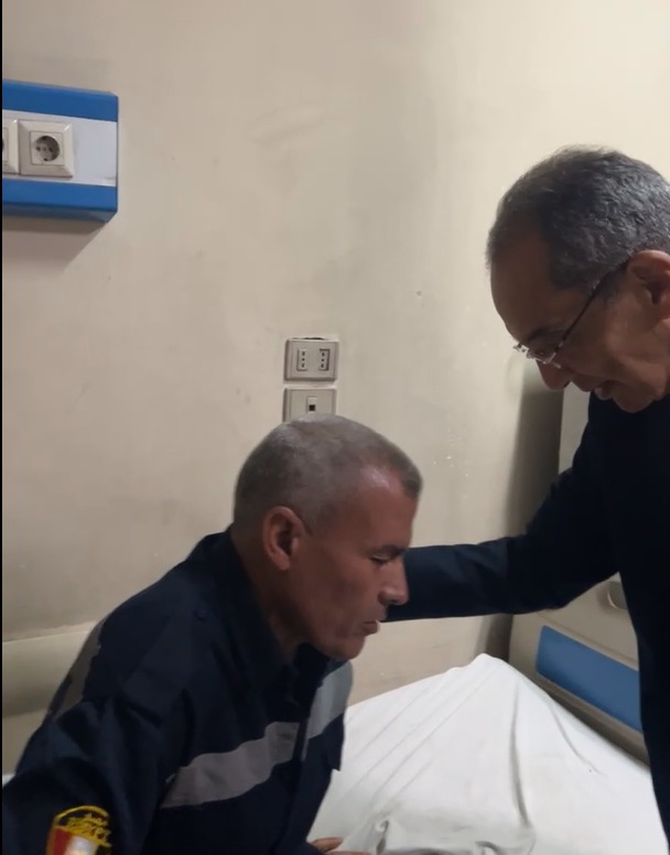 وزير الاتصالات يتفقد أفراد الحماية المدنية