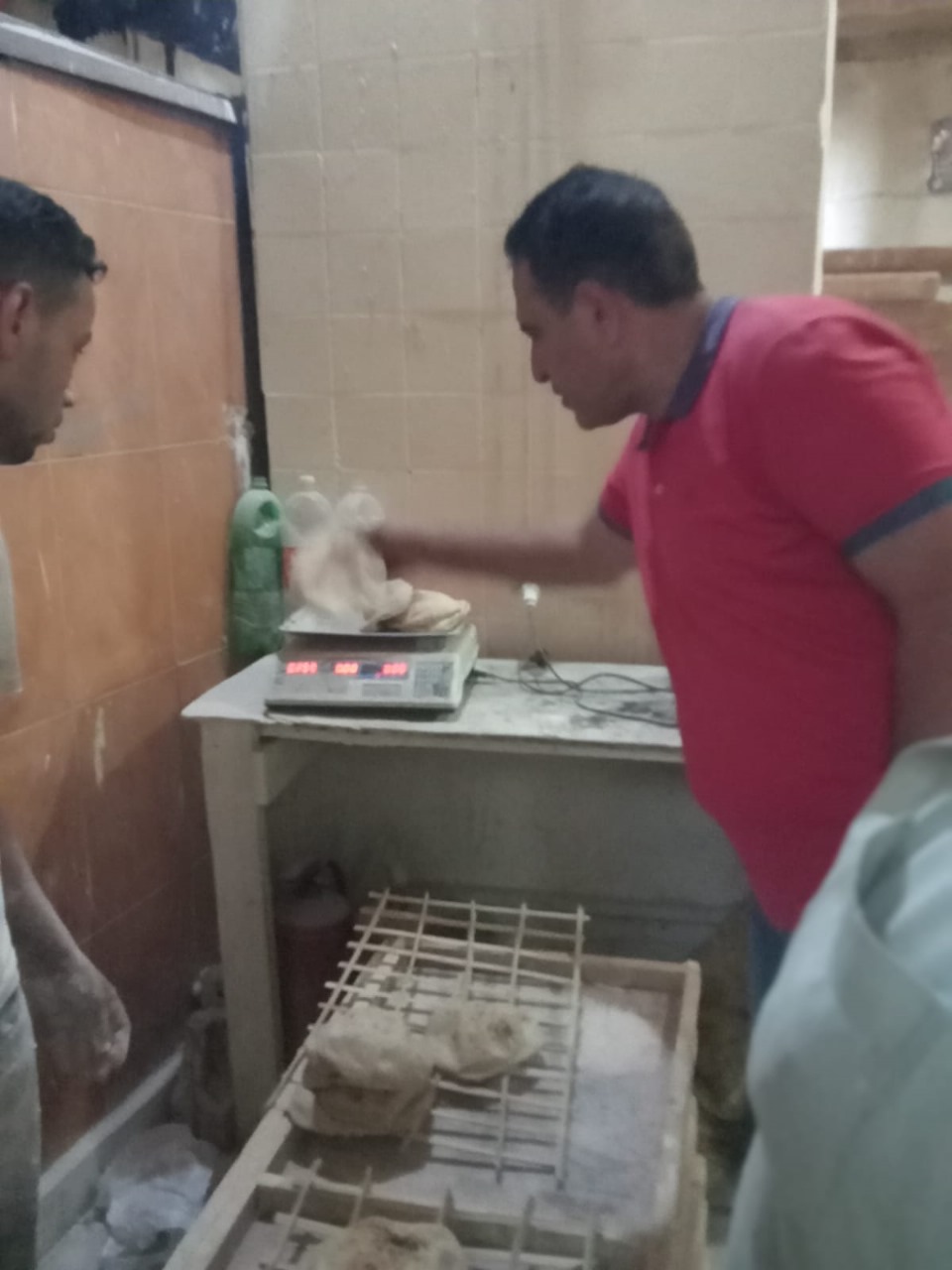 وكيل تموين الفيوم: انتظام عمل منظومة الخبز في المحافظة