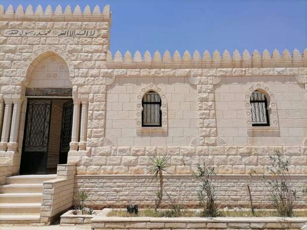 مدافن بمساحات مختلفة وتقسيط مريح