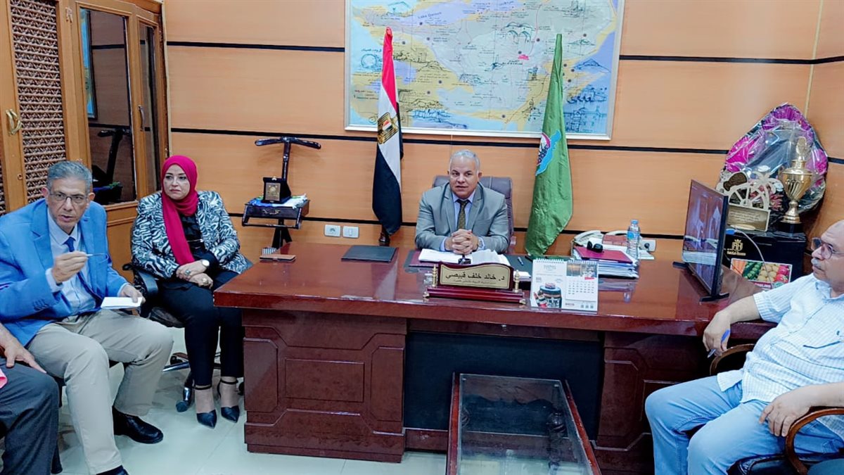 اجتماعًا موسعًا لمديري ووكلاء الإدارات التعليمية لمتابعة الاستعدادات لامتحانات النقل وتفعيل الأنشطة الصيفية