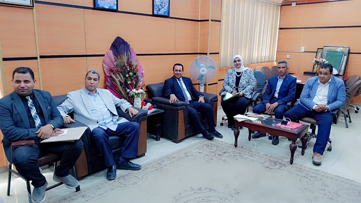 اجتماعًا موسعًا لمديري ووكلاء الإدارات التعليمية لمتابعة الاستعدادات لامتحانات النقل وتفعيل الأنشطة الصيفية