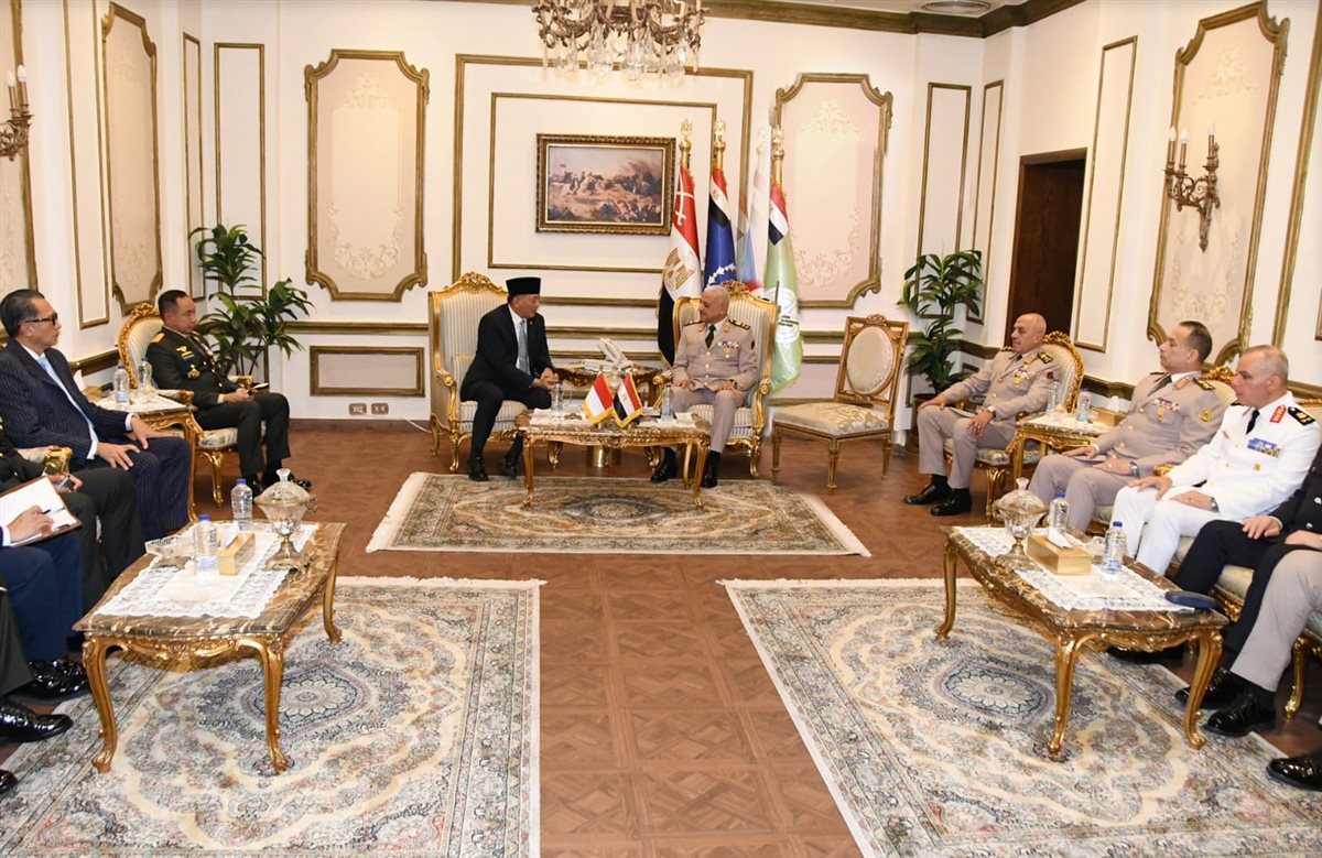 الفريق أول عبدالمجيد صقر القائد العام للقوات المسلحة