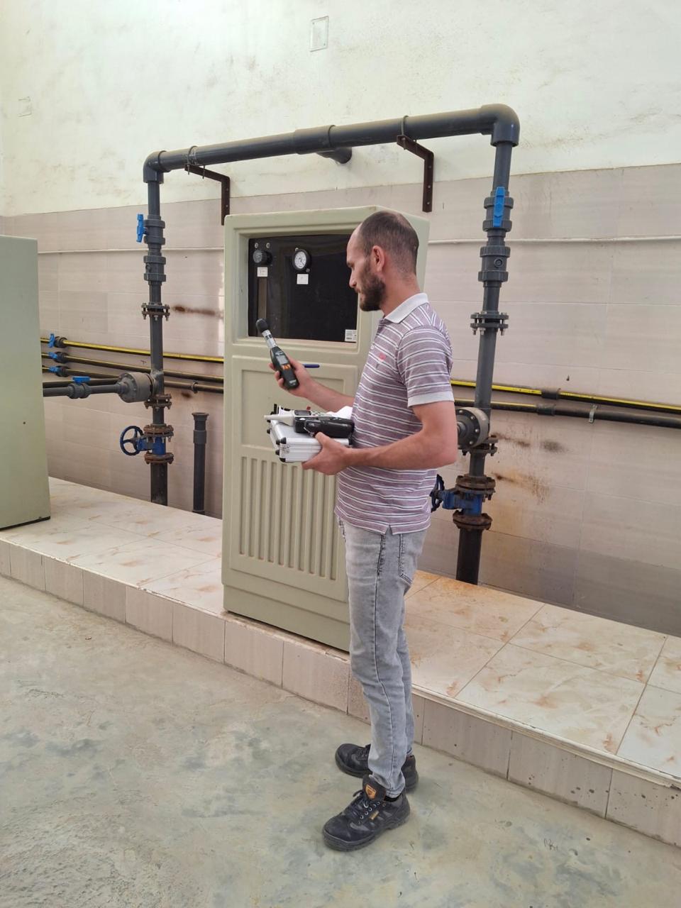 مياه الفيوم” تبدأ تطبيق القياسات البيئية لتحسين بيئة العمل وجودة التشغيل بالمحطات