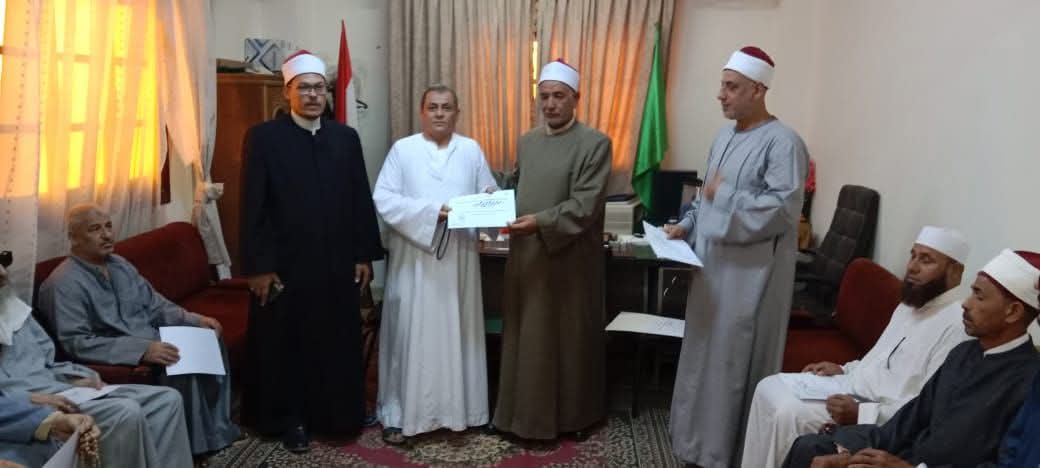 أوقاف الفيوم تكرم المتميزين.. ومدير المديرية يدعو إلى التنافس في التحلي بالخلق والانضباط