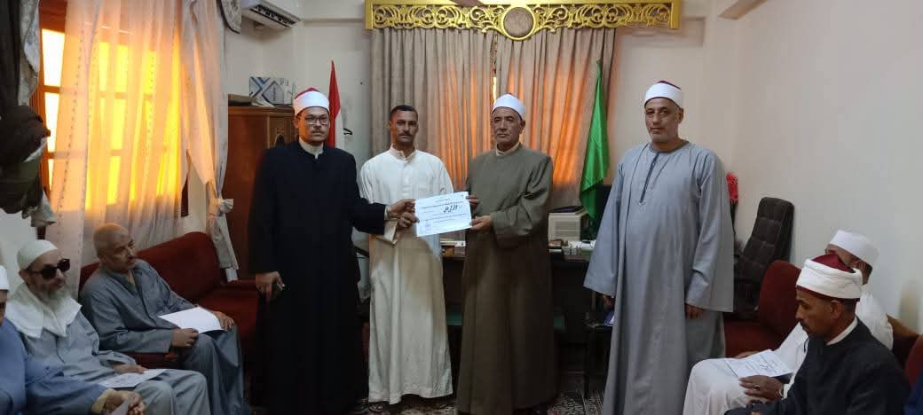 أوقاف الفيوم تكرم المتميزين.. ومدير المديرية يدعو إلى التنافس في التحلي بالخلق والانضباط