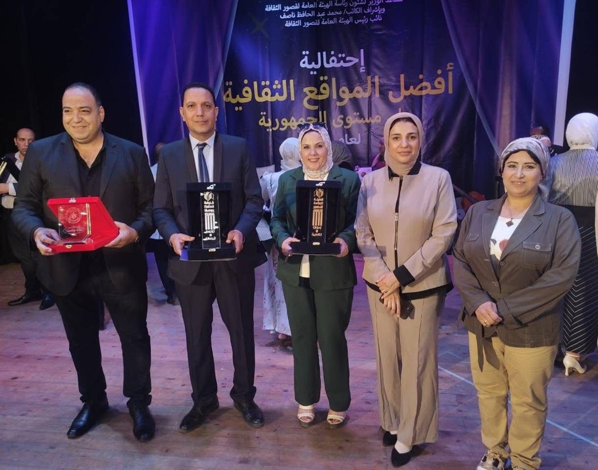 الكاتب محمد ناصف يكرم ياسمين ضياء مدير فرع ثقافة الفيوم