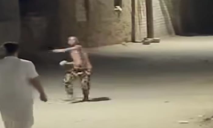 أمن الفيوم يضبط عاطل هدد أسرة بسلاح أبيض بعد تداول فيديو الواقعة على مواقع التواصل
