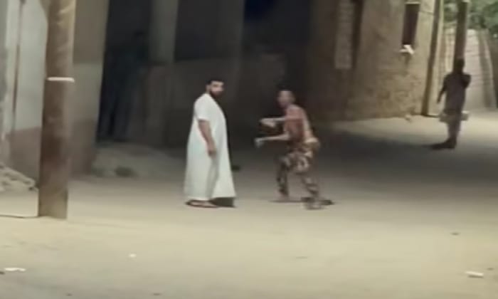 أمن الفيوم يضبط عاطل هدد أسرة بسلاح أبيض بعد تداول فيديو الواقعة على مواقع التواصل