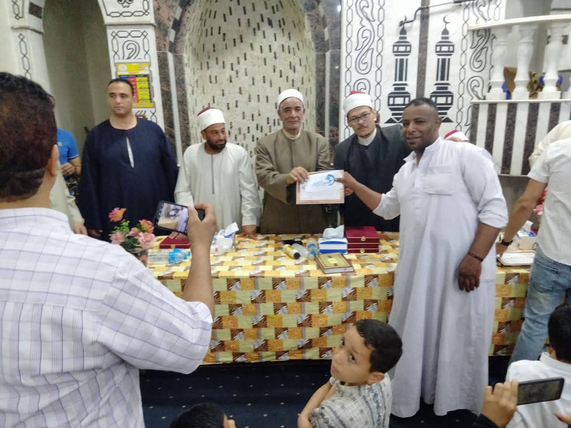 أوقاف الفيوم تنظم نشاطًا صيفيًا تثقيفيًا للأطفال .. وتكرم الحافظين لكتاب الله بمسجد أحمد سعد سرور
