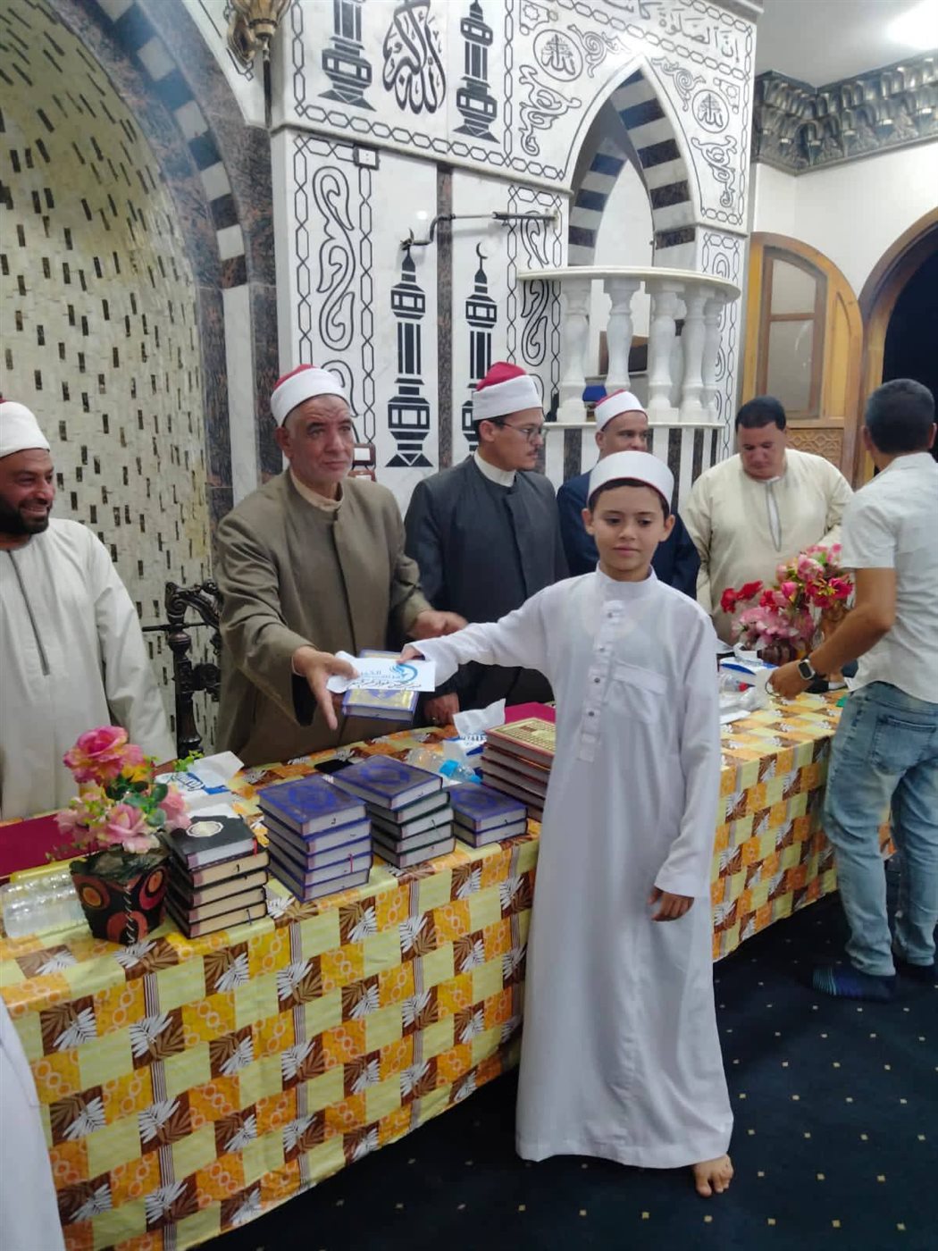 أوقاف الفيوم تنظم نشاطًا صيفيًا تثقيفيًا للأطفال .. وتكرم الحافظين لكتاب الله بمسجد أحمد سعد سرور