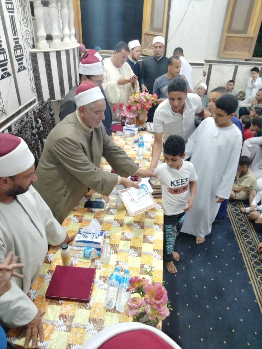 أوقاف الفيوم تنظم نشاطًا صيفيًا تثقيفيًا للأطفال .. وتكرم الحافظين لكتاب الله بمسجد أحمد سعد سرور