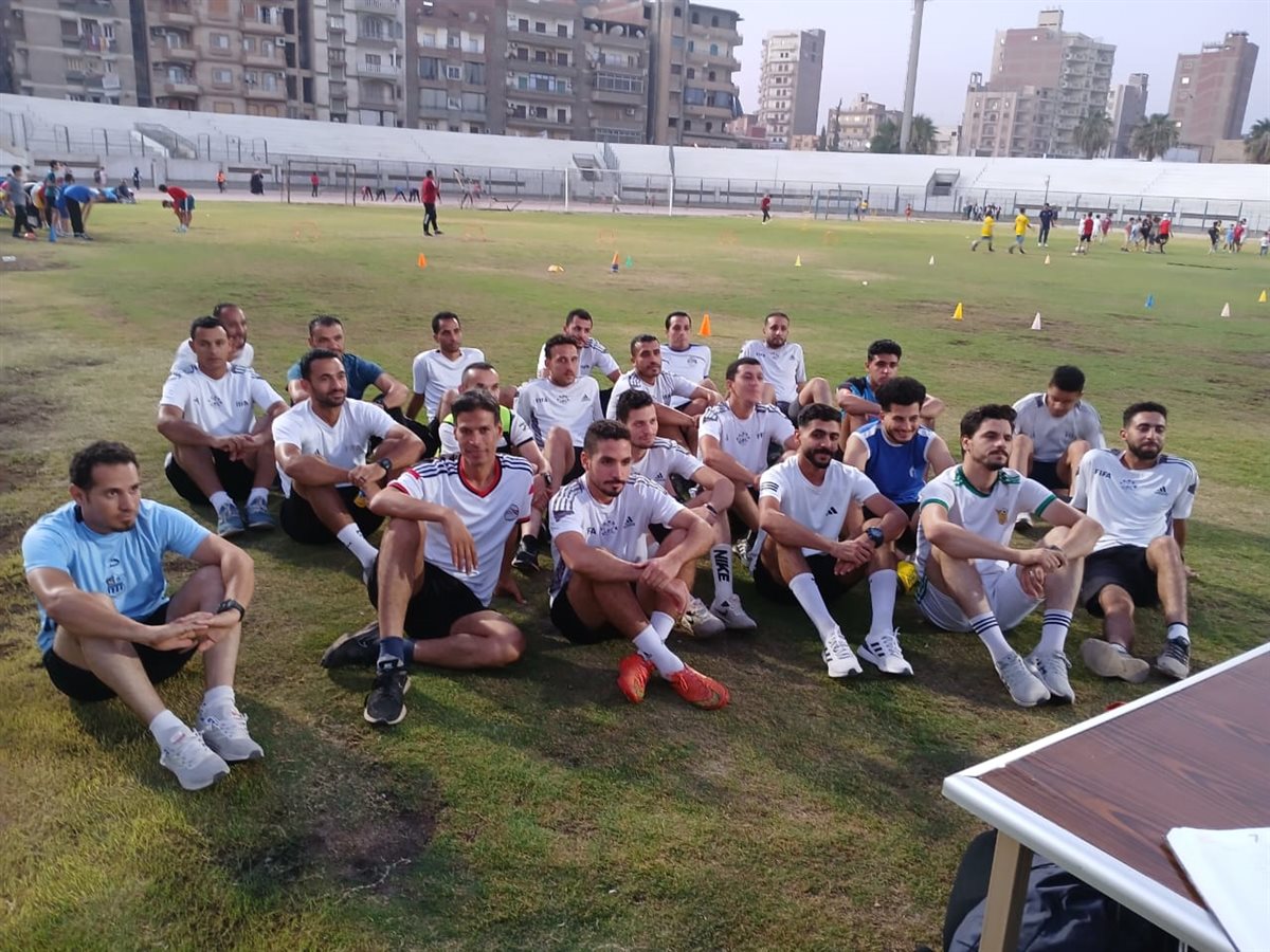 تدريبات بدنية لحكام كرة القدم بالفيوم على اختبار 