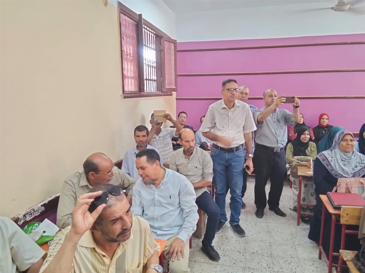 تدريب معلمي اللغة العربية بالفيوم على المنهج المطور التعليم الأساسي 