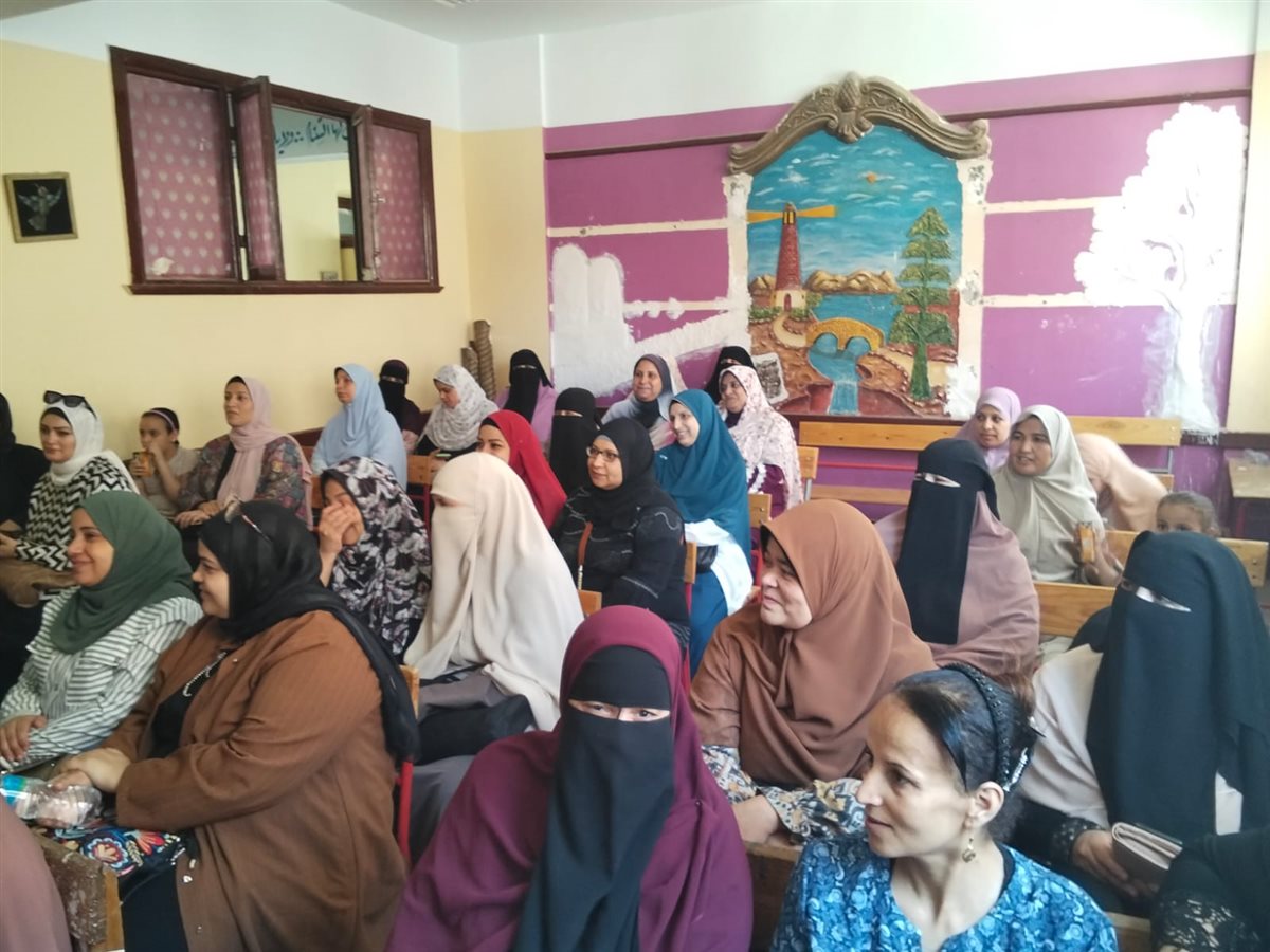 تدريب معلمي اللغة العربية بالفيوم على المنهج المطور التعليم الأساسي 