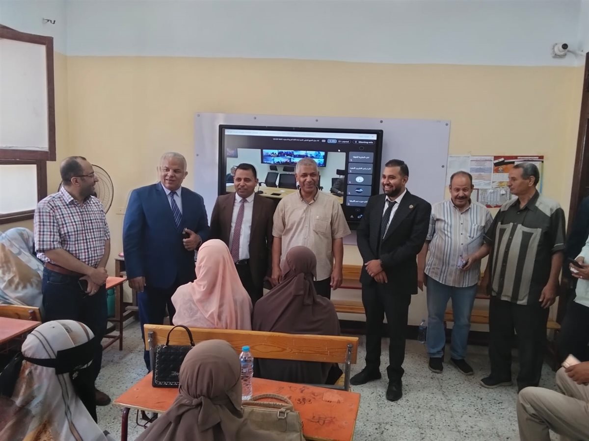 تدريب معلمي اللغة العربية بالفيوم على المنهج المطور التعليم الأساسي 