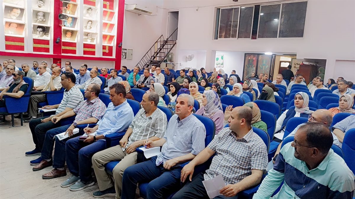 مدير تعليم الفيوم: تعليمات حاسمة للعاملين بديوان المديرية بشأن الانضباط وتطوير الأداء