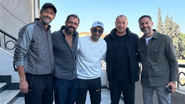 محمود الخطيب برفقة أبطال مسلسل كتالوج