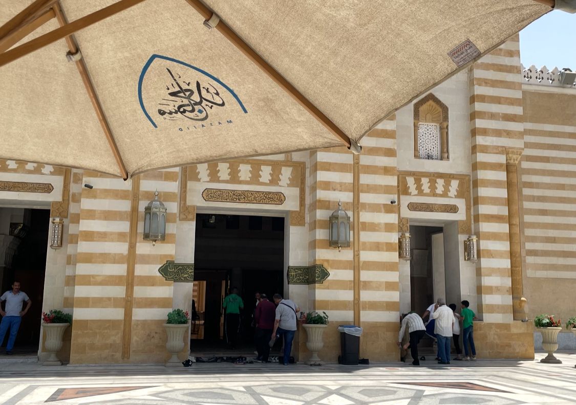 تشييع جثمان المطرب ضياء عز الدين