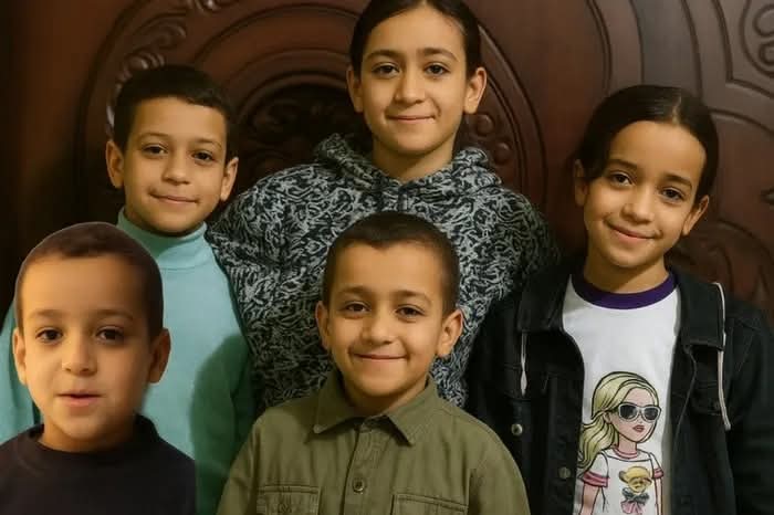 الاطفال الخمسة بقرية دلجا 