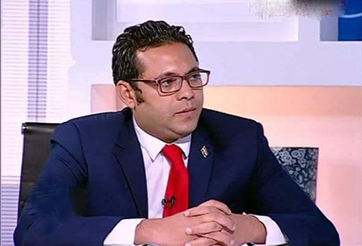 الدكتور أحمد العناني، الخبير في الشؤون الإقليمية