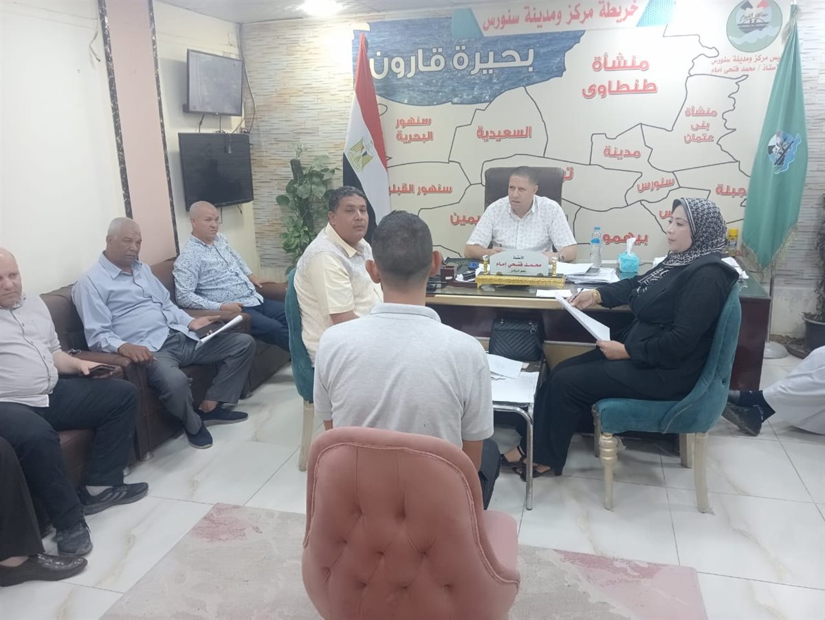 نائب محافظ الفيوم يعقد لقاءً لخدمة المواطنين بقرية أبوكساه مركز أبشواي