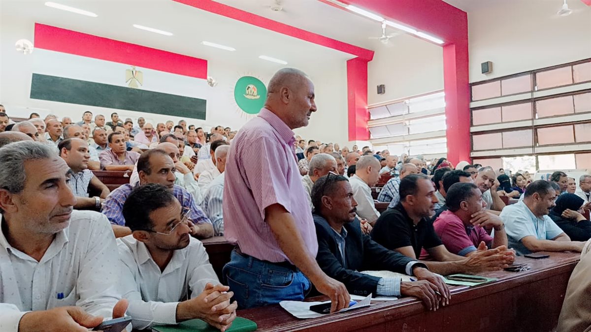  مدير تعليم الفيوم يعقد اجتماعًا مع مديري المدارس المخصصة كلجان انتخابية استعدادًا للانتخابات البرلمانية