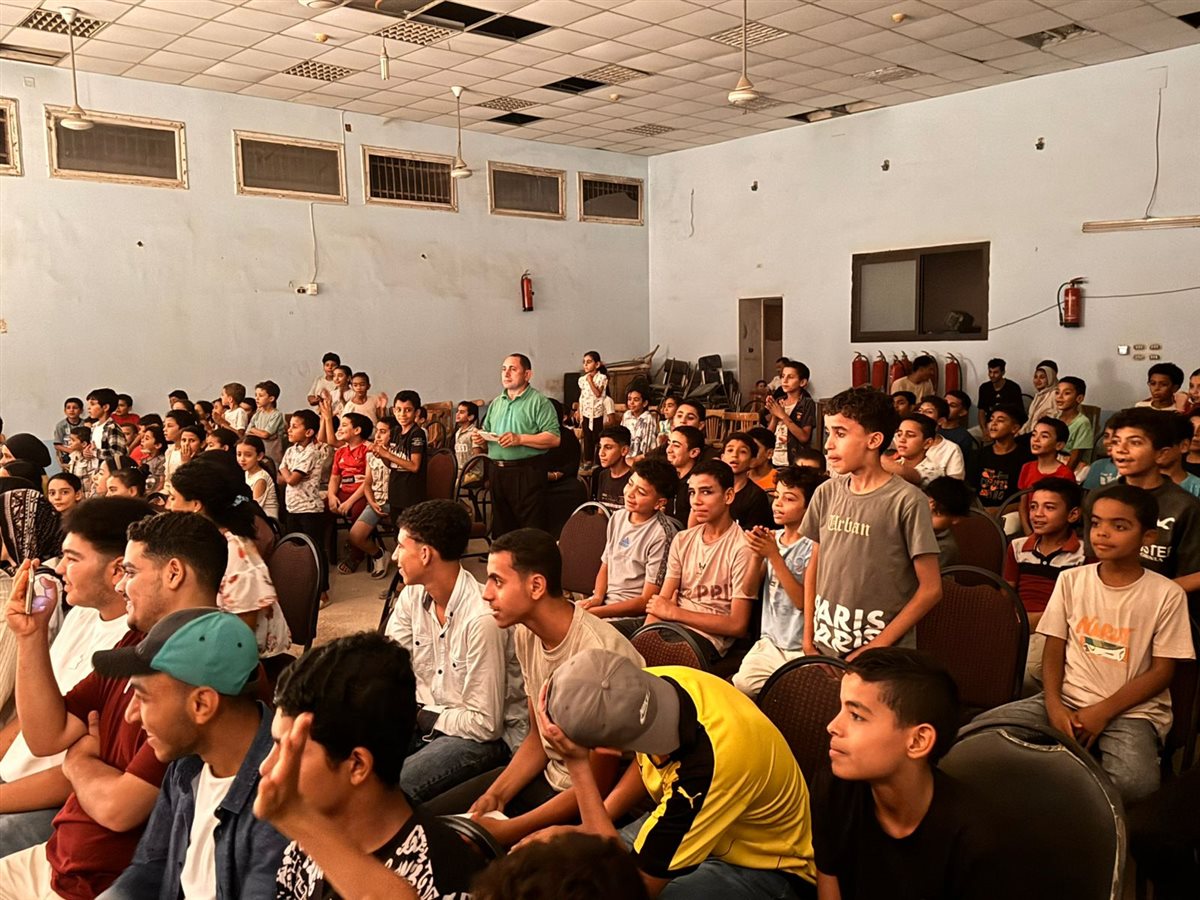 وسط إقبال كبير…ثقافة الفيوم تقدم العرض المسرحي ( ليه لأ ) بطامية