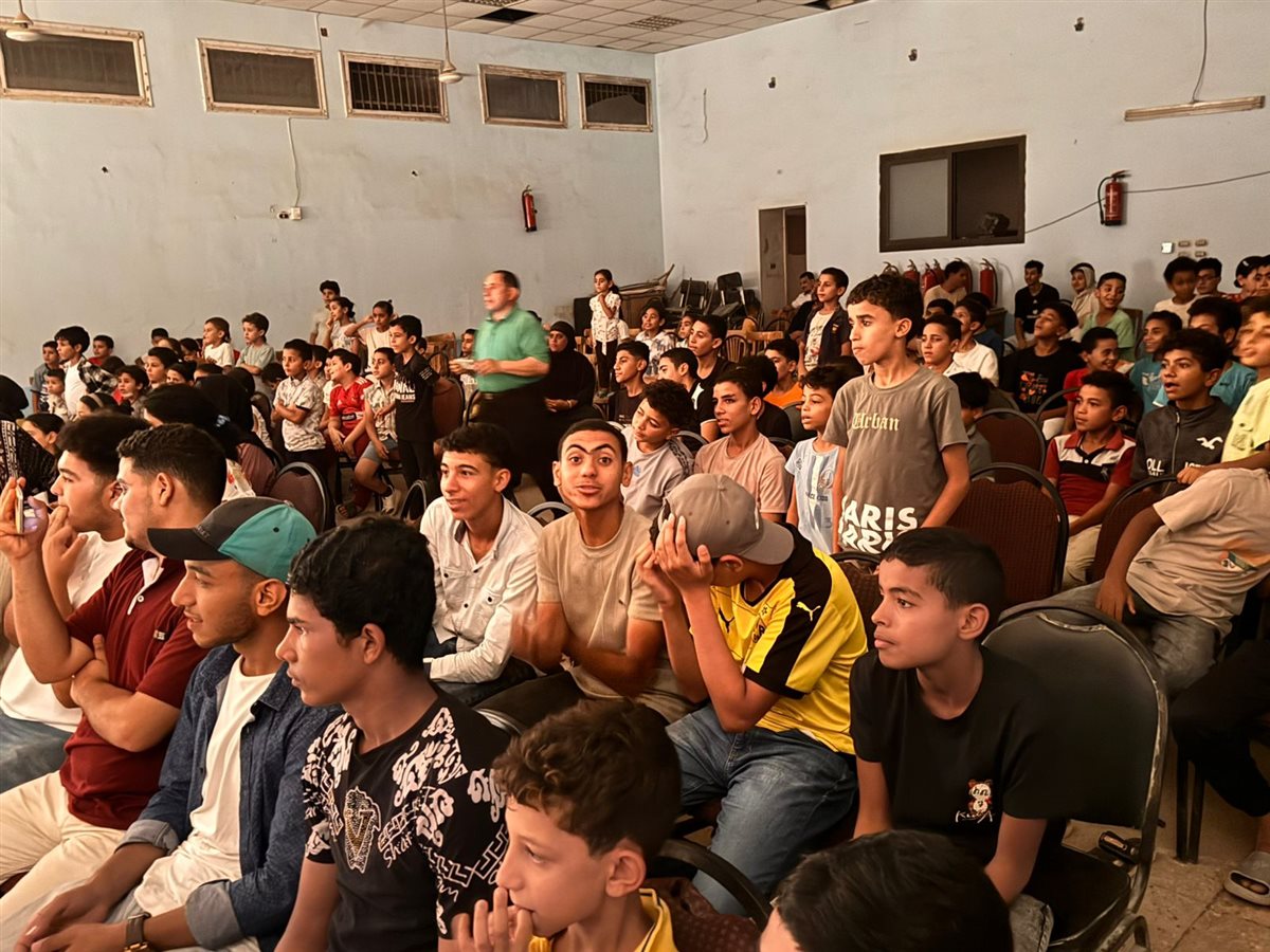 وسط إقبال كبير…ثقافة الفيوم تقدم العرض المسرحي ( ليه لأ ) بطامية