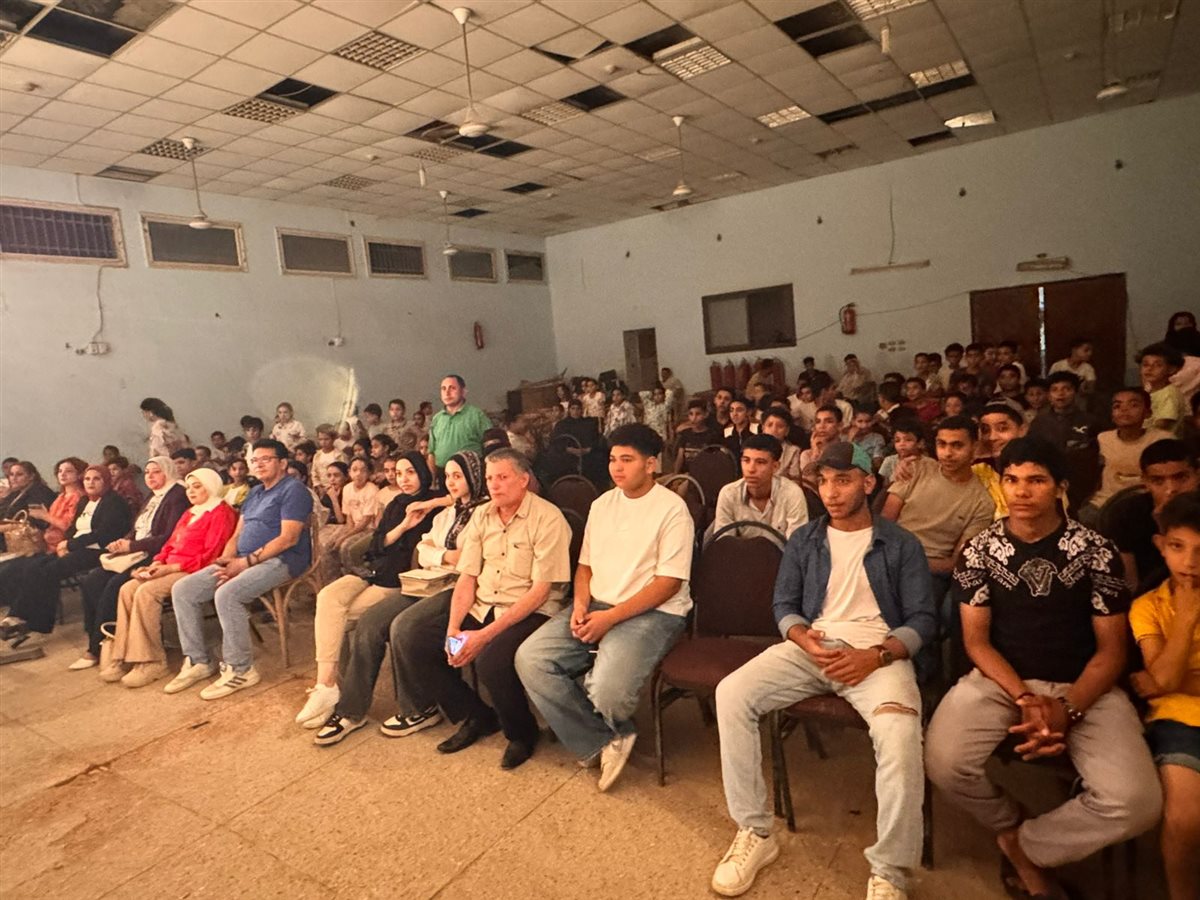 وسط إقبال كبير…ثقافة الفيوم تقدم العرض المسرحي ( ليه لأ ) بطامية