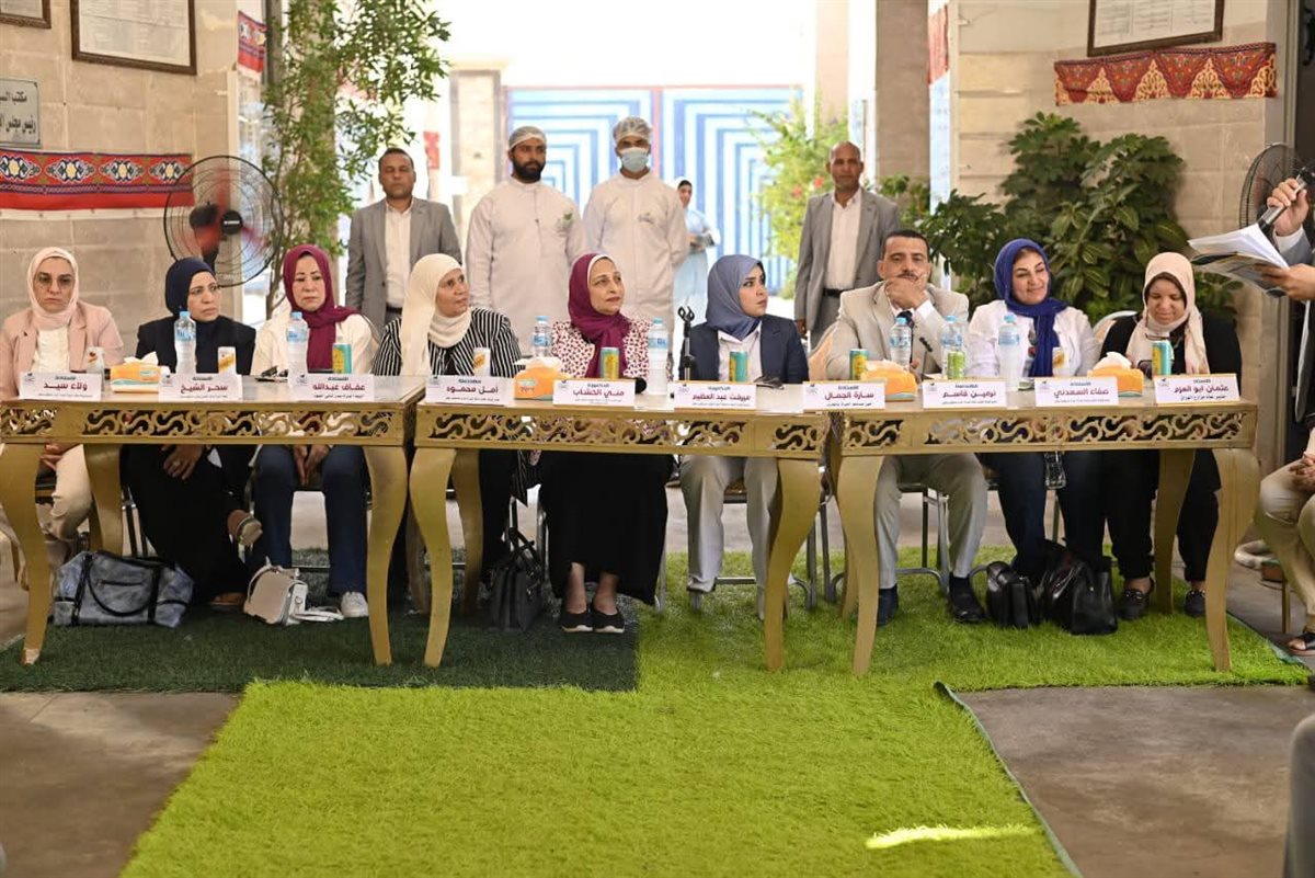 للتوعية بالمشاركة السياسية.. زيارة وفد ٱمانة المرأة بمستقبل وطن الفيوم لأحد المصانع بالفيوم الجديدة