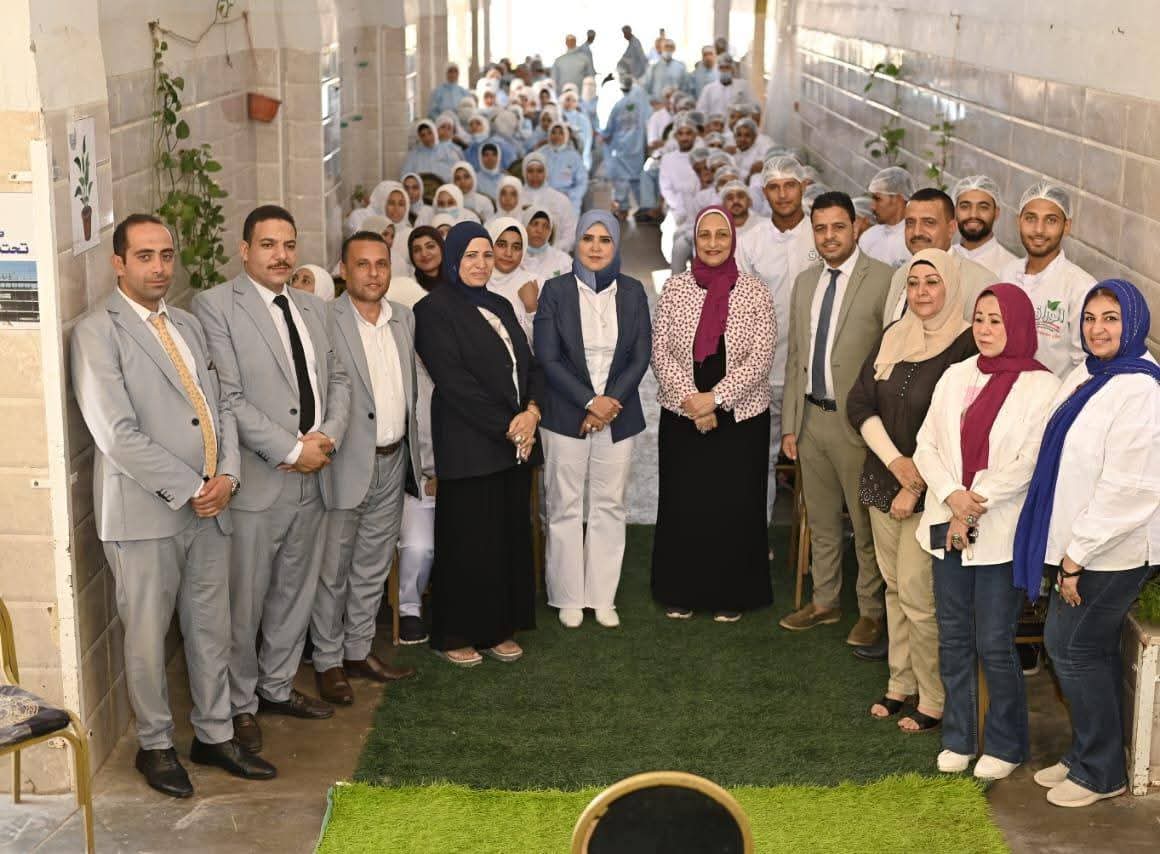 للتوعية بالمشاركة السياسية.. زيارة وفد ٱمانة المرأة بمستقبل وطن الفيوم لأحد المصانع بالفيوم الجديدة