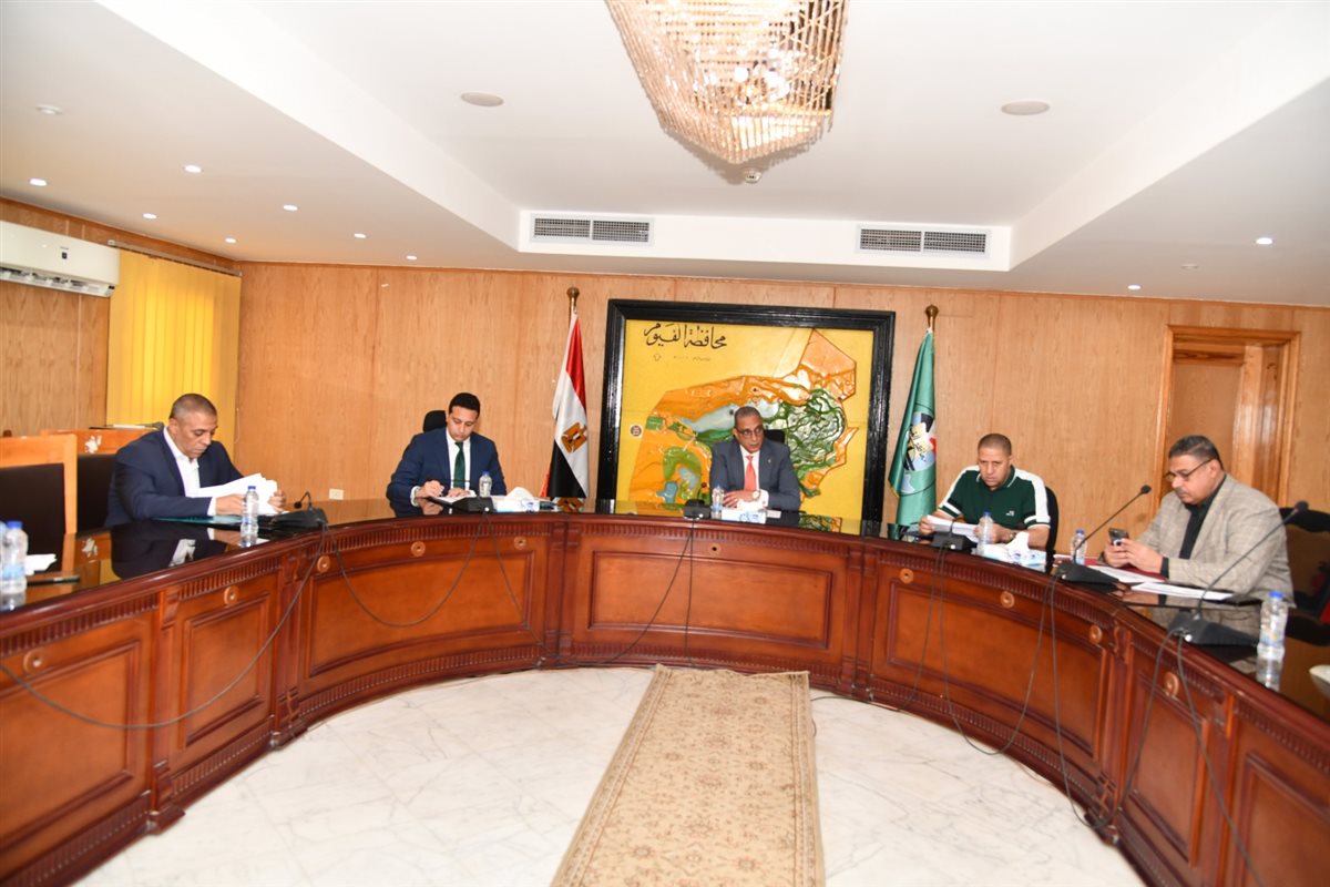 الأنصاري: اتخاذ الإجراءات القانونية حيال المتعدين على أراضي أملاك الدولة والمتقاعسين عن سداد مقابل حق الانتفاع